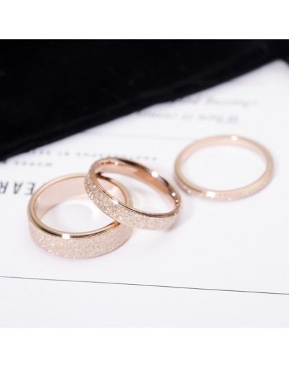 Biżuteria damska elegancki pierścionek okrągły obrączka z różowego złota z cyrkoniami matowa modna